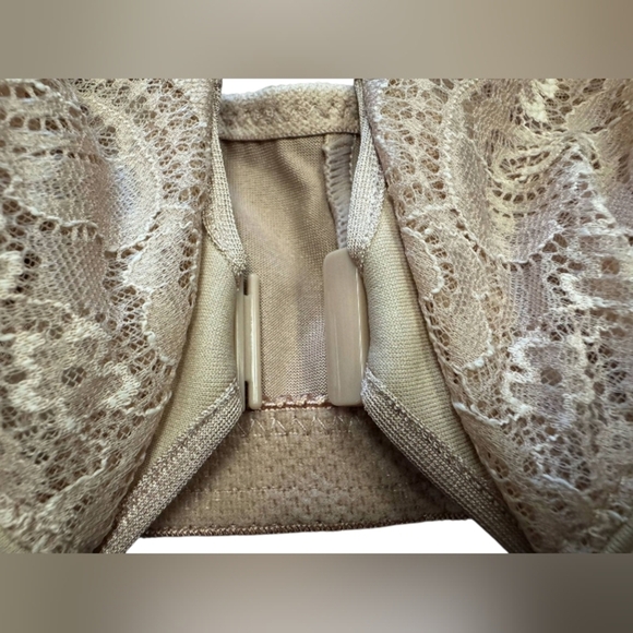 Glamorise Nude Bra Size 50C Front Closing EUC - Picture 4 of 6
